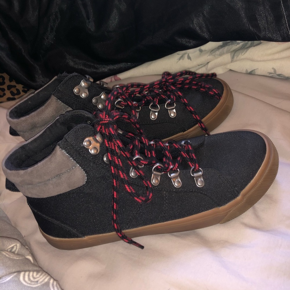 Old Navy boys high top sneakers